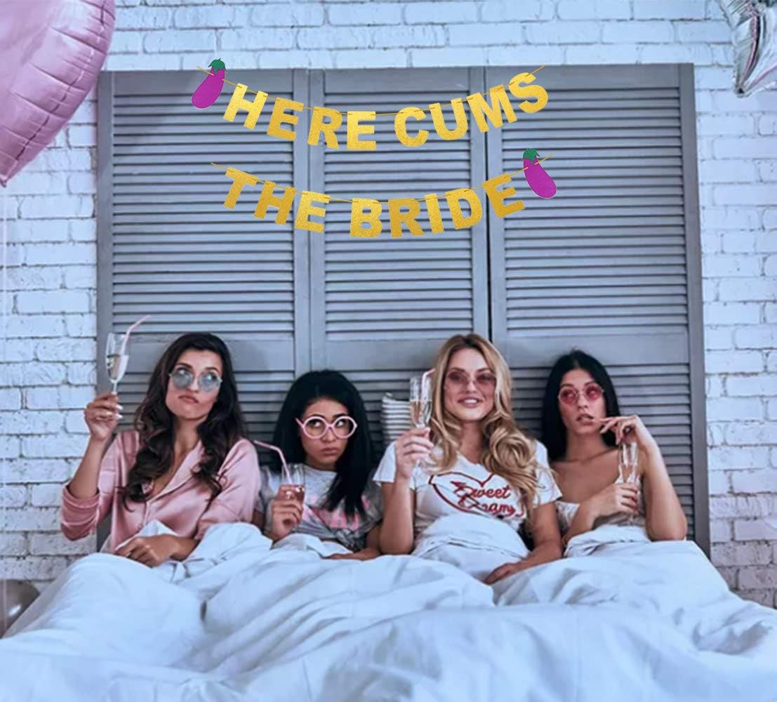 Ucity Here Comes The Bride Gold Glitter Banner
