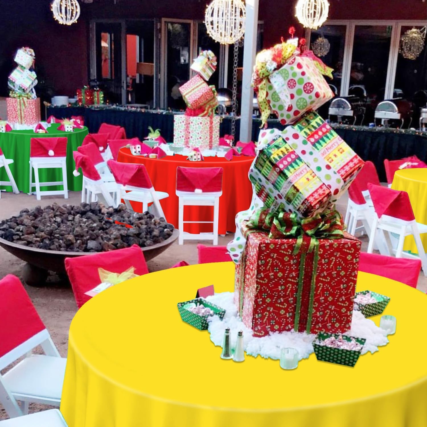 Christmas Round Plastic Tablecloth 84In 6 Pack