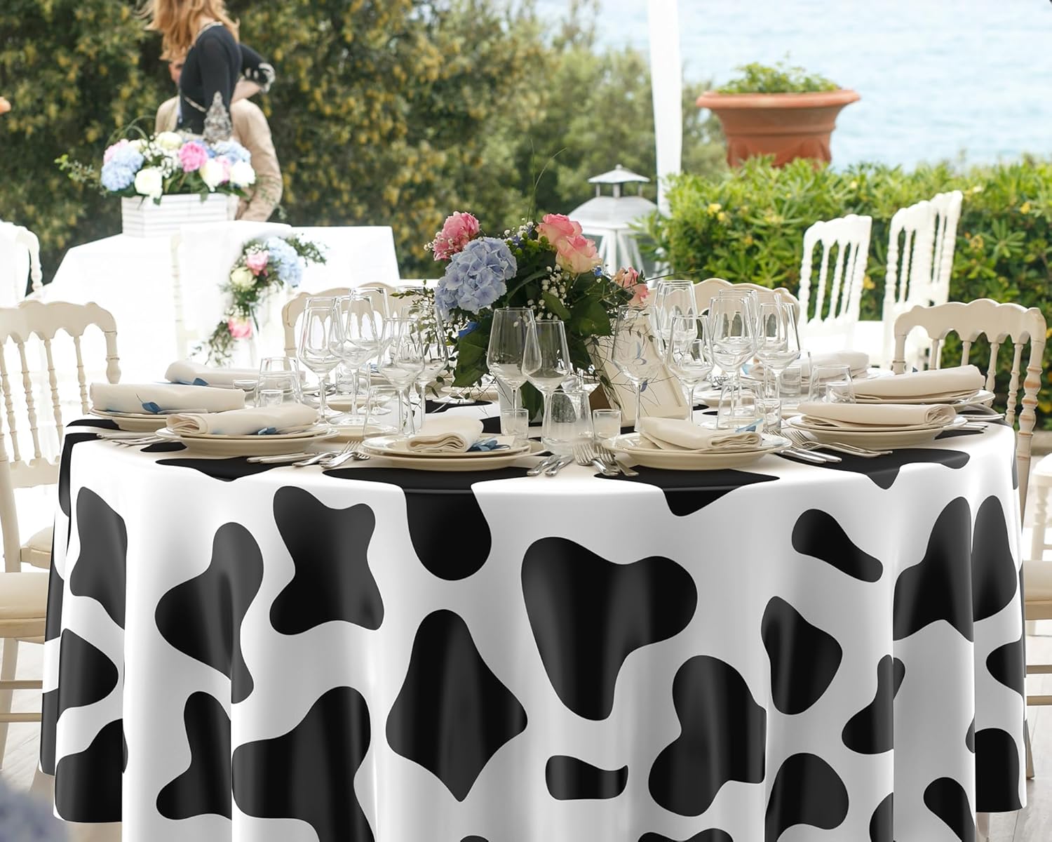 Oudain 84 Inch Round Plastic Tablecloth Set