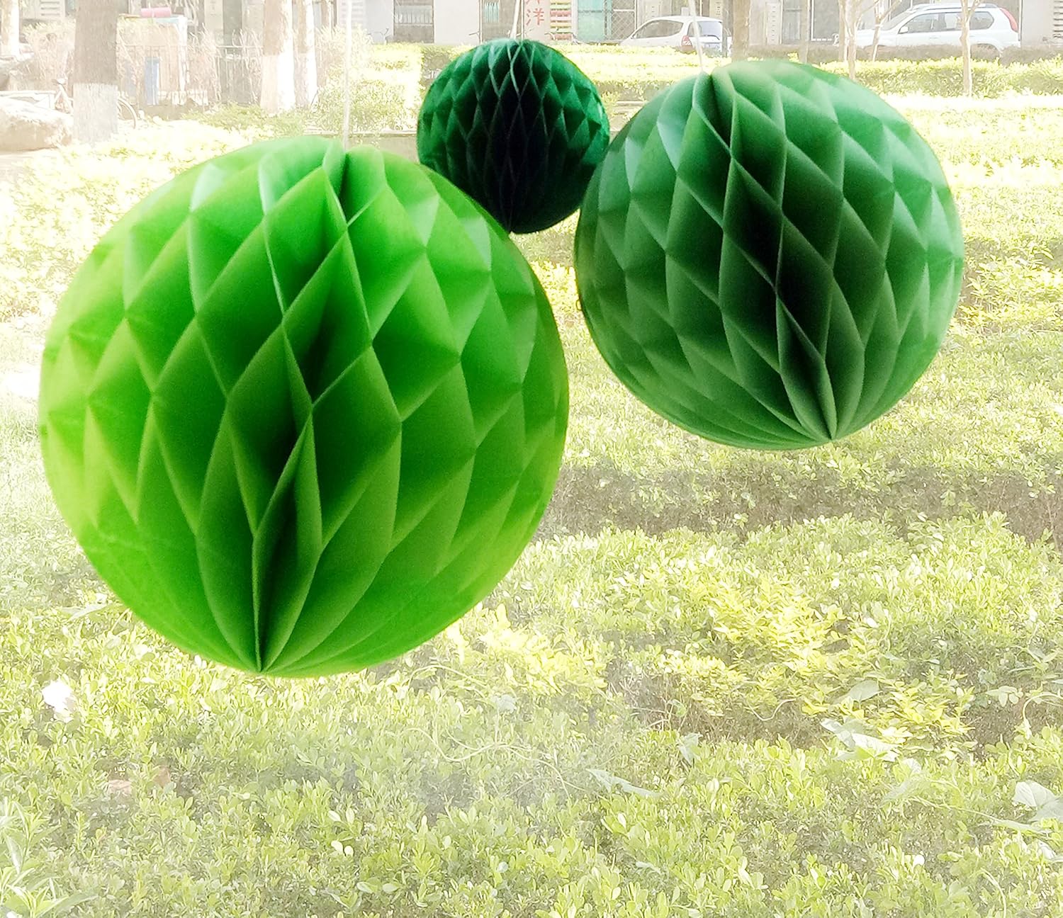 Daily Mall 15Pcs Honeycomb Party Pom Poms Set Green